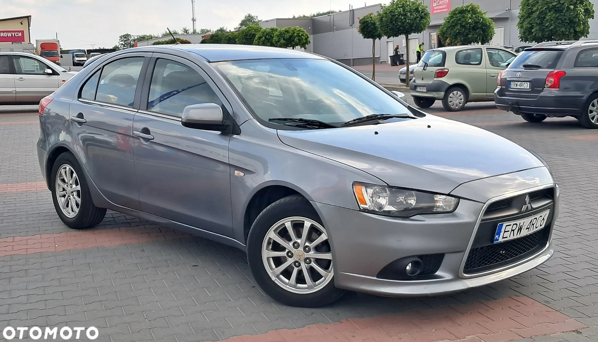 Mitsubishi Lancer 1.8 Invite CVT - 2