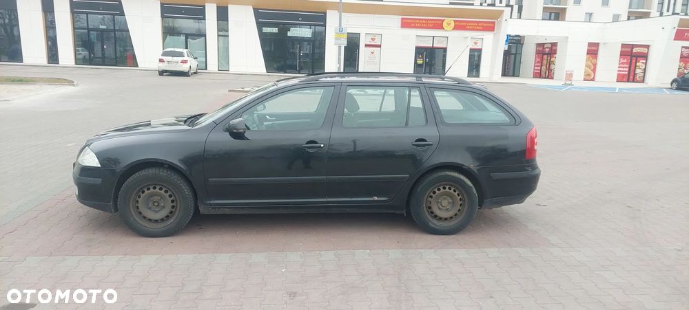 Skoda Octavia 1.6 Ambiente - 2