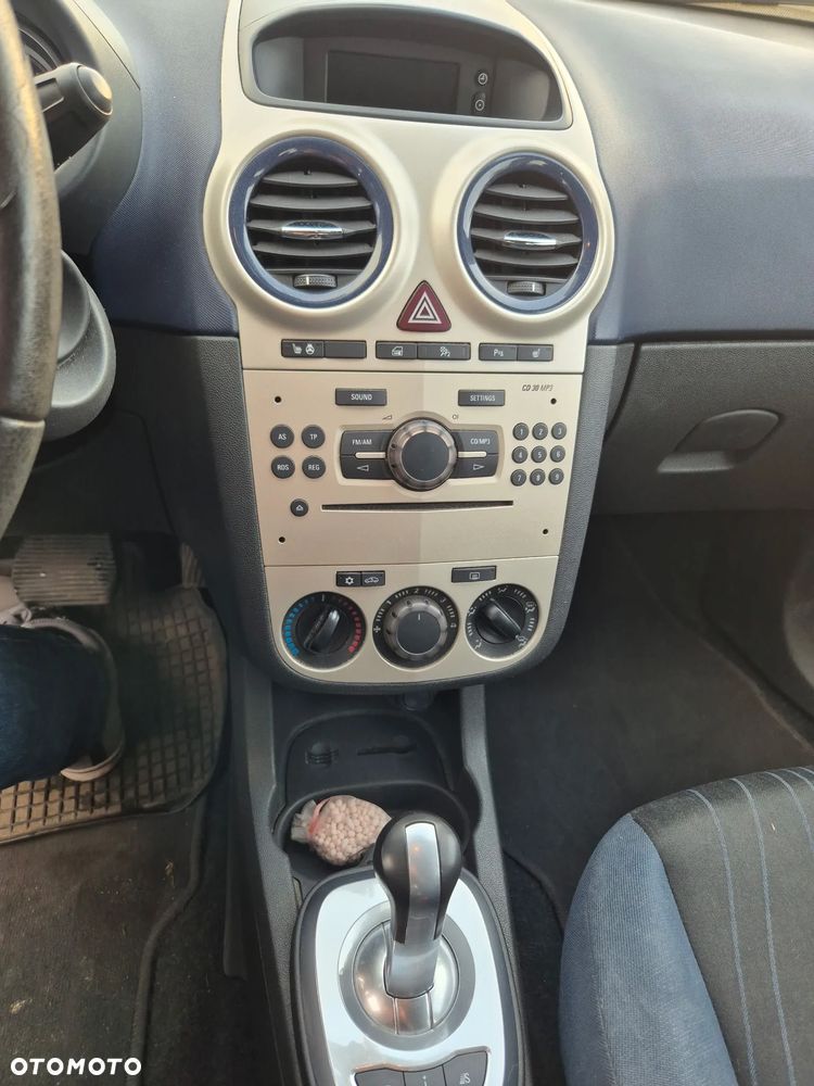 Opel Corsa 1.2 16V Cosmo EasyTronic - 7