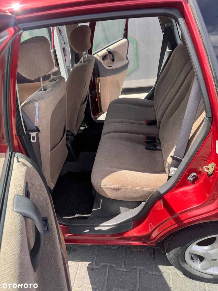 Suzuki Liana 1.6 - 14