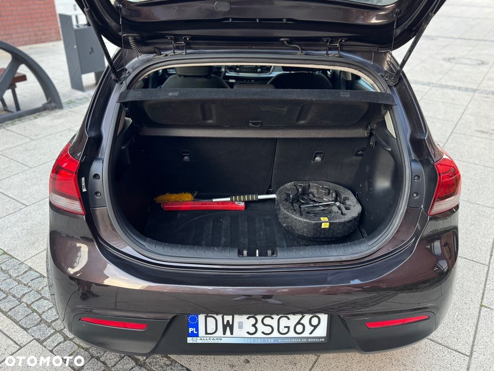 Kia Rio - 12