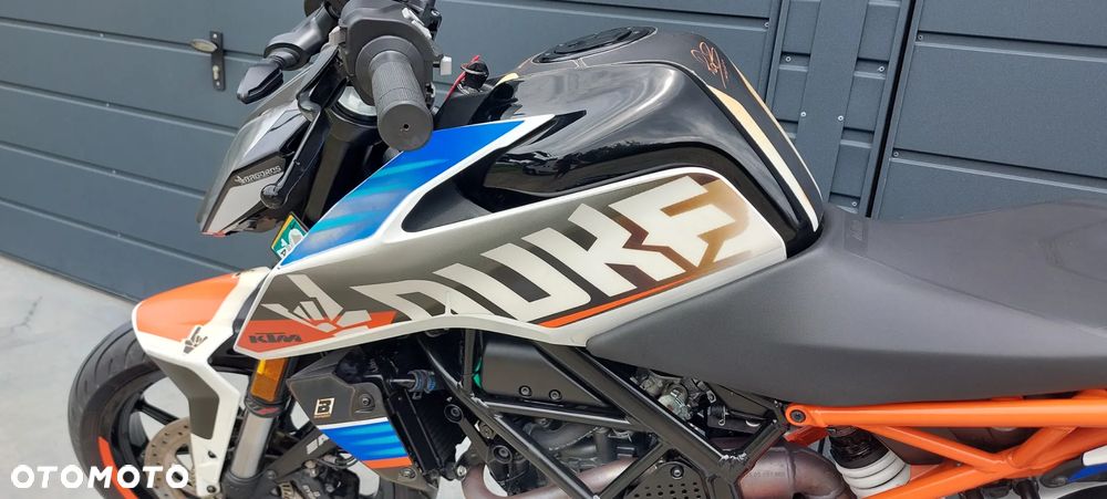 KTM Duke 125 - 22