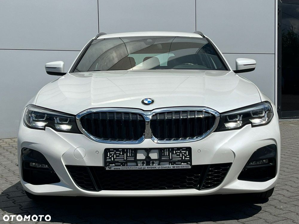 BMW Seria 3 330e xDrive M Sport - 4