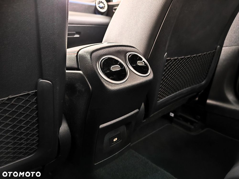 Mercedes-Benz CLA 200 AMG Line 7G-DCT - 15