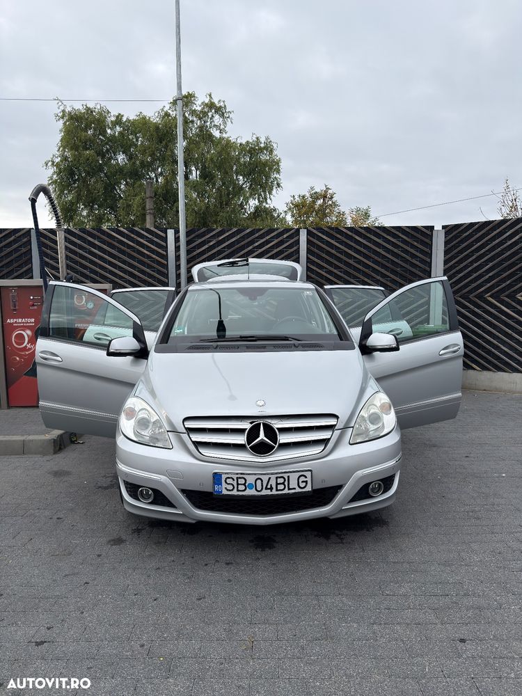 Mercedes-Benz B 180 2009 photo 4