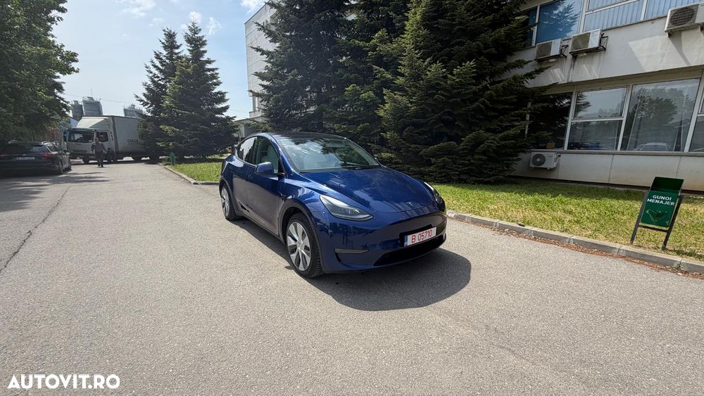 Tesla Model Y - 7