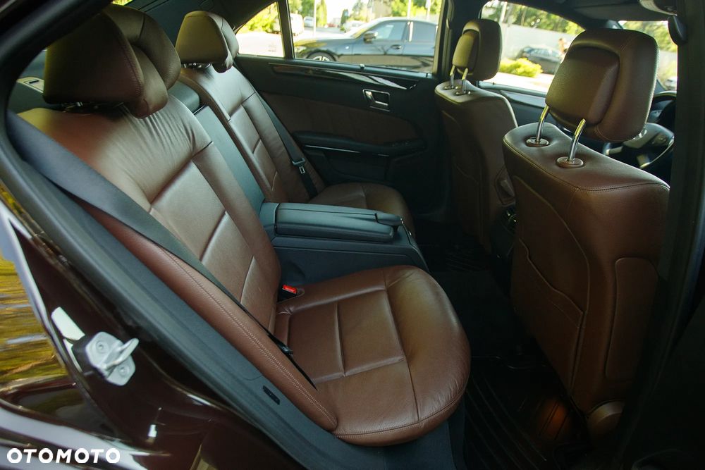 Mercedes-Benz Klasa E 350 CDI BlueEff Avantgarde - 30