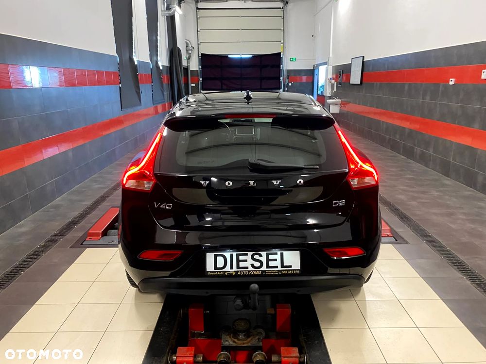 Volvo V40 D2 Drive-E R-Design Momentum - 11