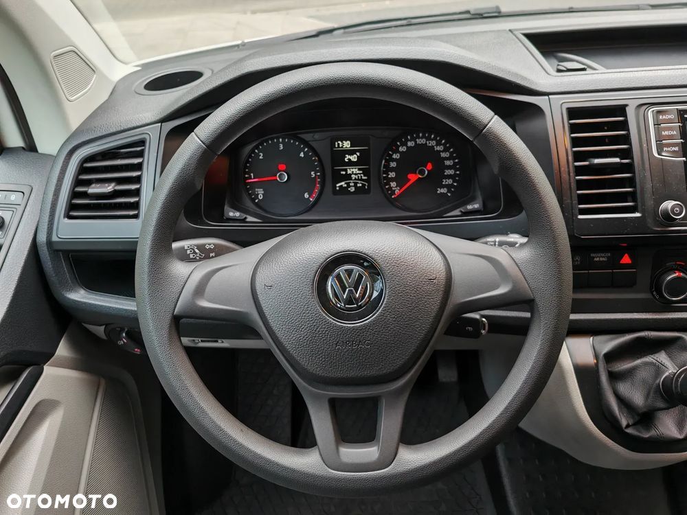 Volkswagen Caravelle - 29