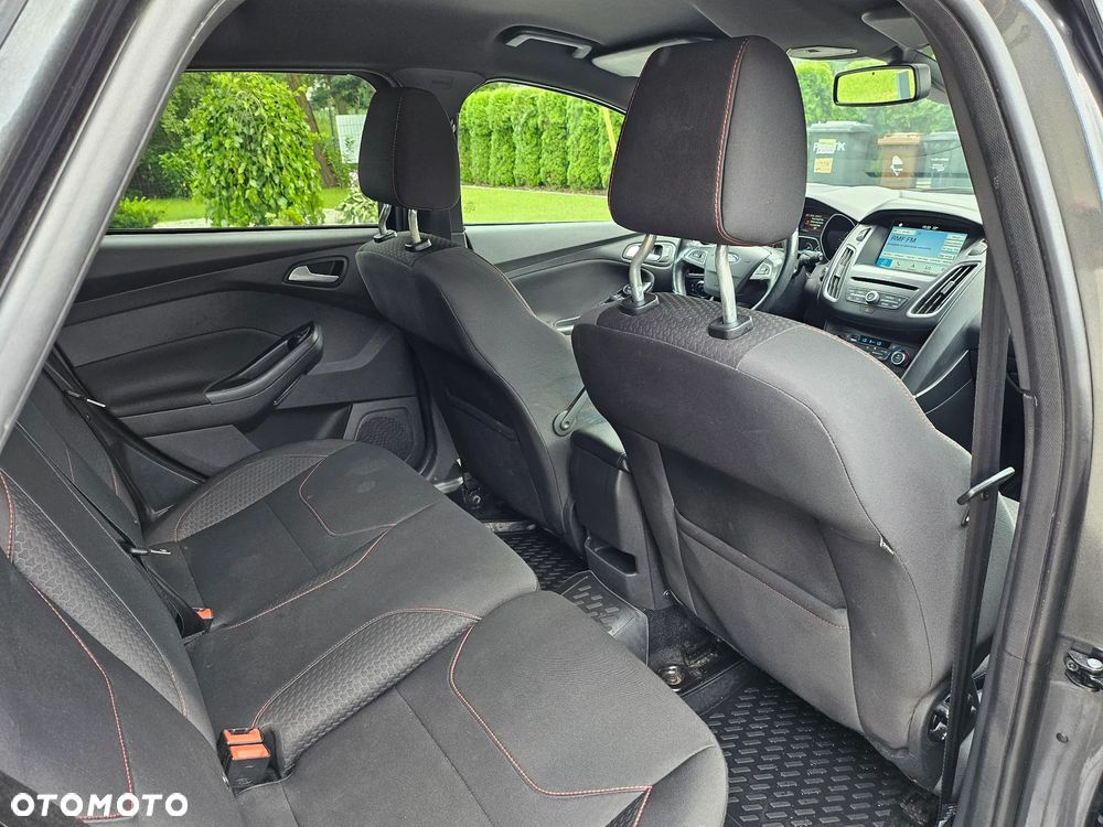 Ford Focus 1.5 EcoBoost ST-Line Business - 26