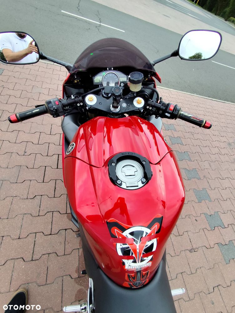 Yamaha R1 - 7