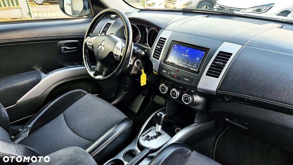 Mitsubishi Outlander 2.0 Intense + NAVI 2WD EU5 CVT - 33