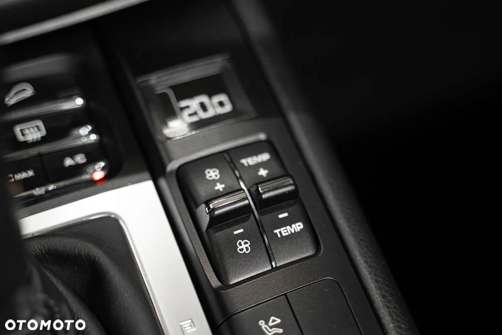 Porsche Macan Standard - 25
