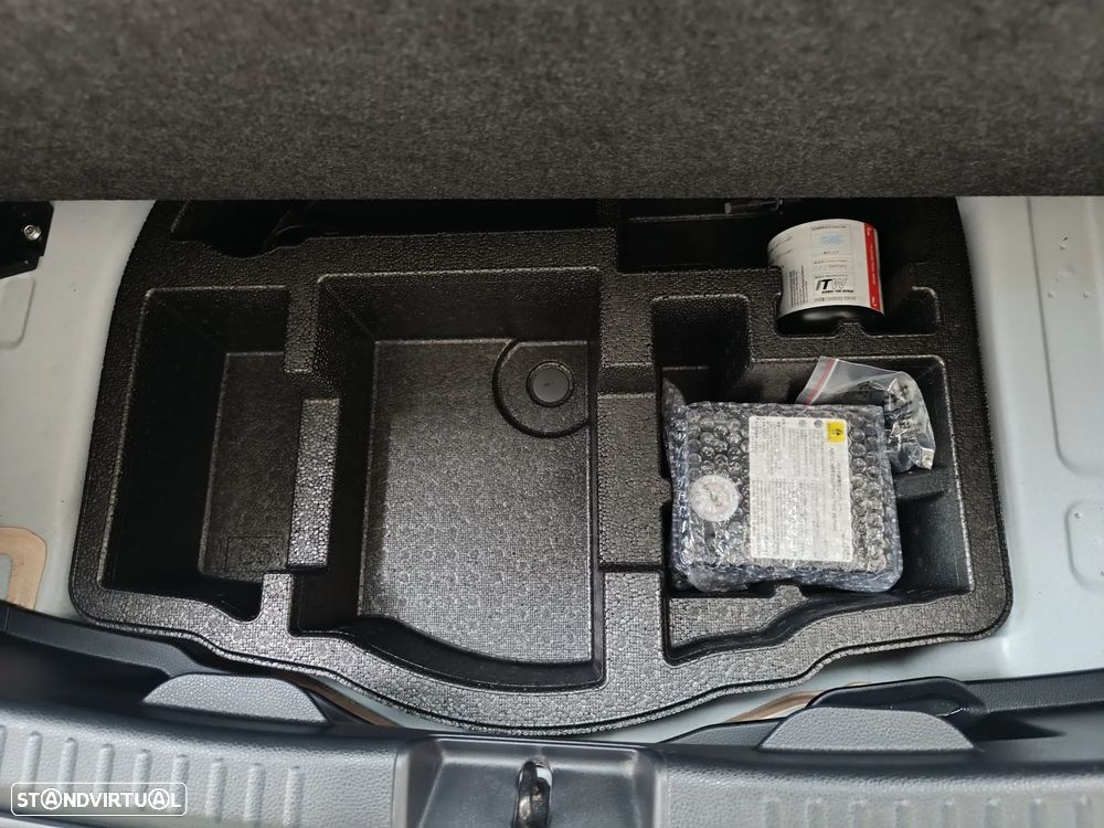 Toyota Yaris 1.5 HDF Exclusive - 33