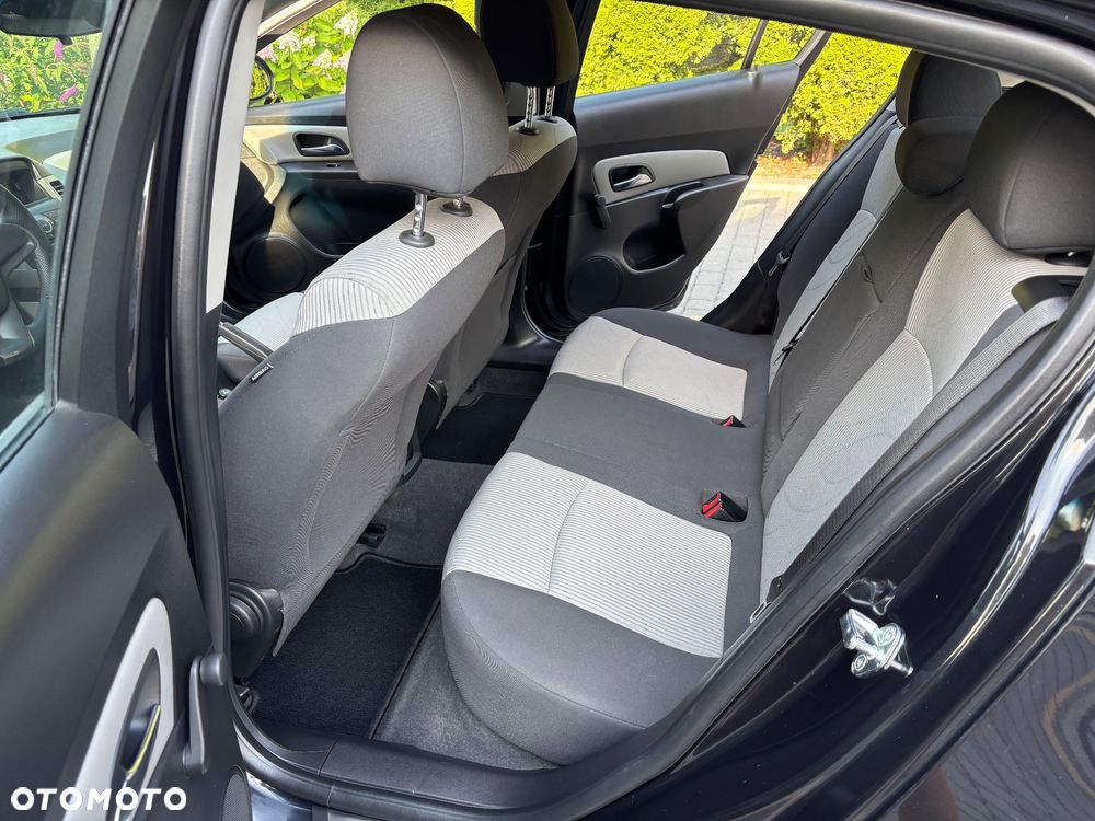 Chevrolet Cruze 1.6 LS - 15