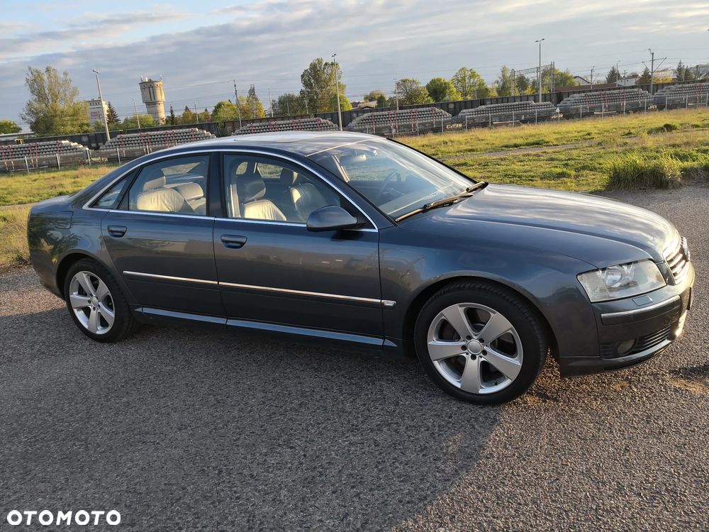 Audi A8 4.2 Quattro - 4