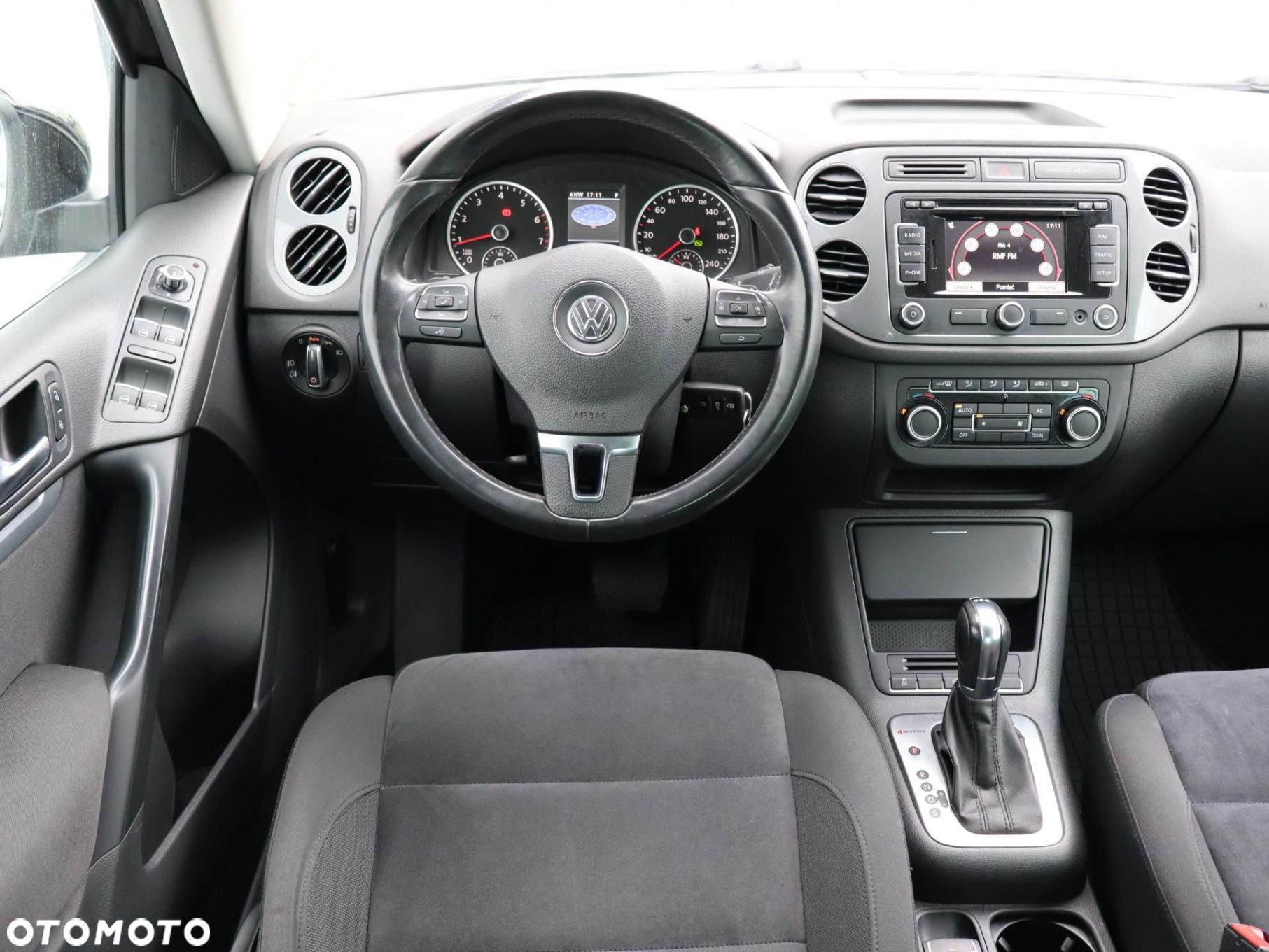 Volkswagen Tiguan - 9