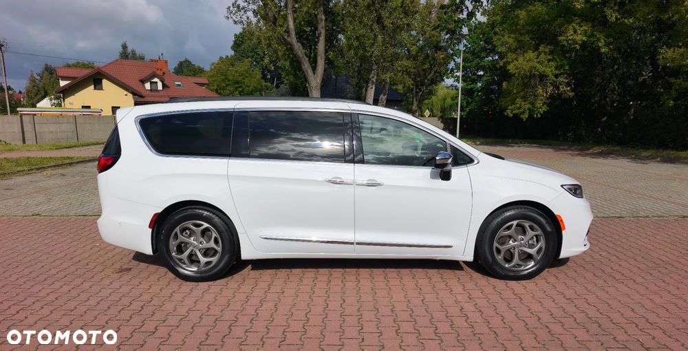 Chrysler Pacifica - 4
