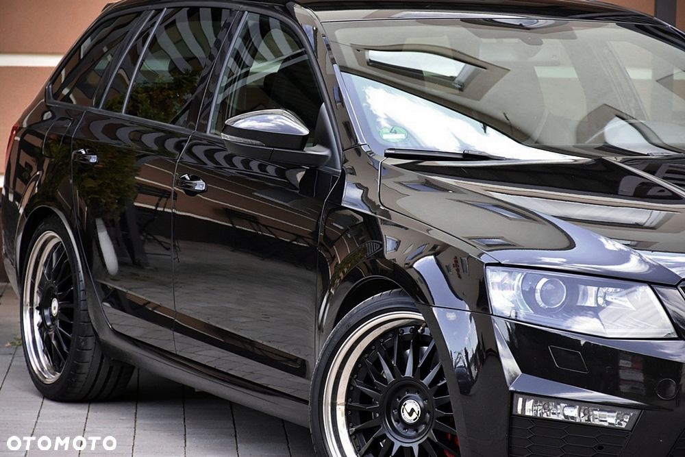 Skoda Octavia 2.0 TDI DSG RS - 9