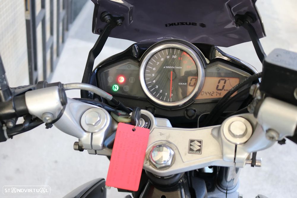 Suzuki Inazuma 250 - 8