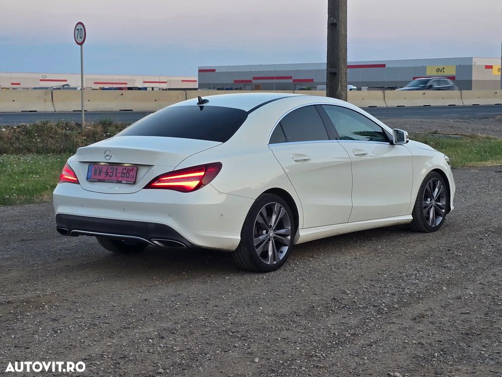 Mercedes-Benz CLA 180 7G-DCT - 4
