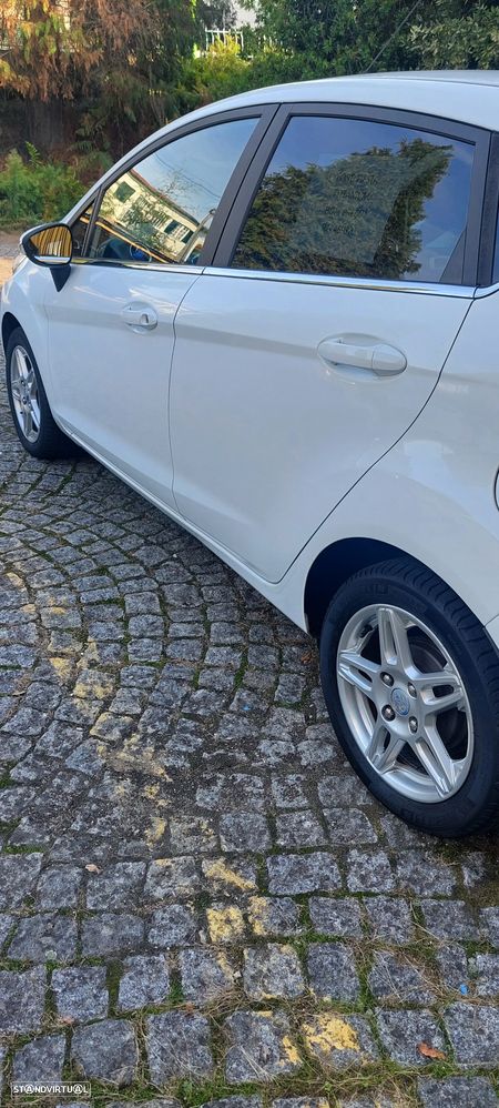 Ford Fiesta 1.0 T EcoBoost Titanium - 9