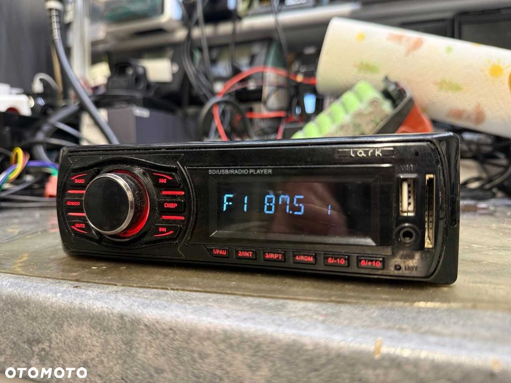 Radio CD Usb Sd Lark CR4200 - 3