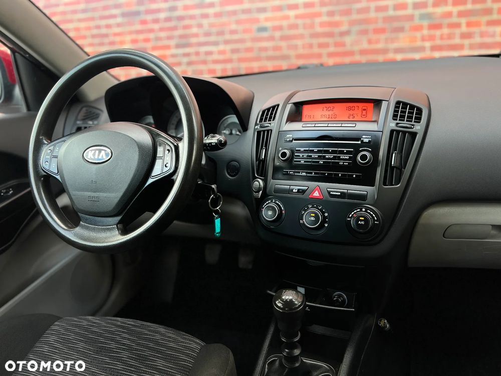 Kia Ceed - 7