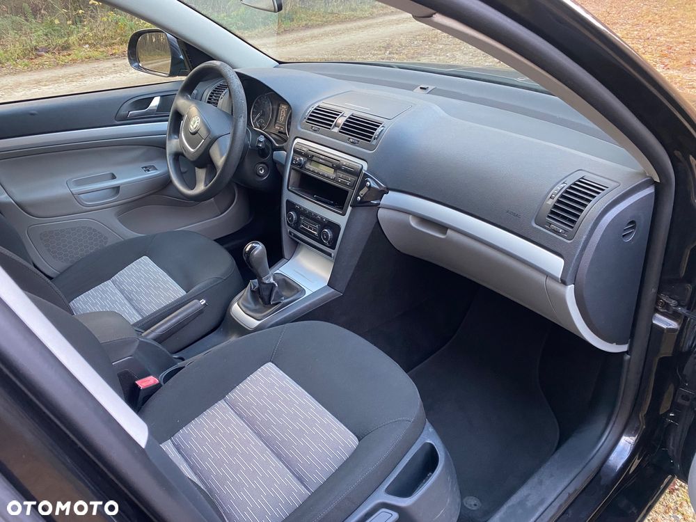 Skoda Octavia 1.6 TDI DPF Ambiente - 6
