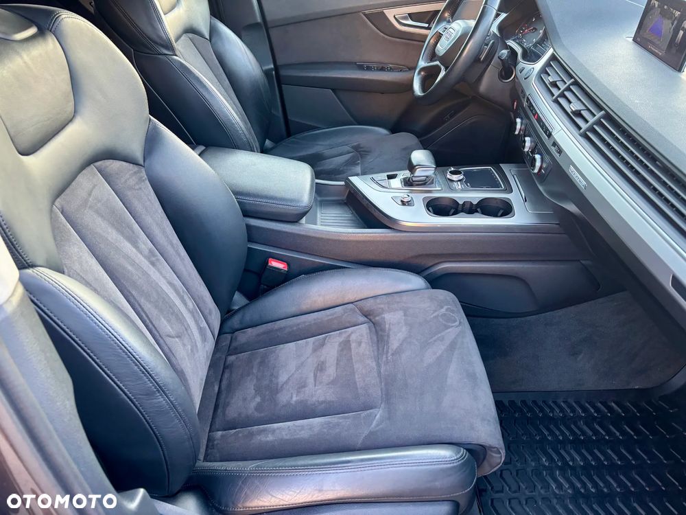 Audi Q7 - 24