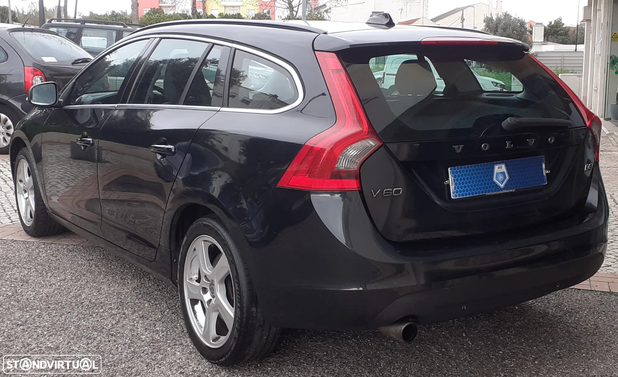 Volvo V60 2.0 D3 Momentum - 3