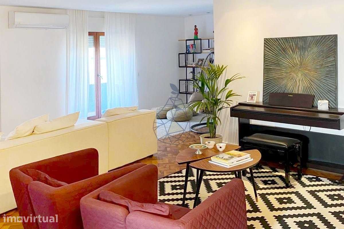 Apartamento T4 Remodelado no Coração de Portimão - Grande imagem: 4/48
