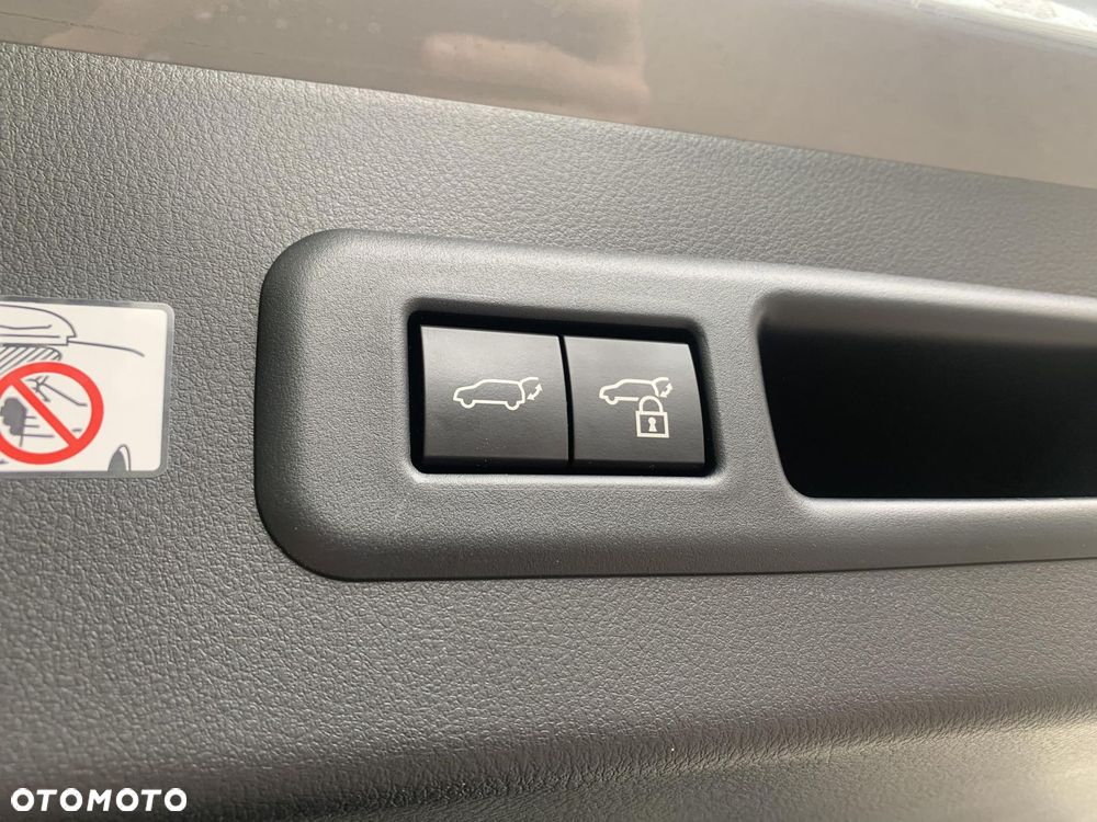 Lexus LBX 1.5 Hybrid Emotion - 17