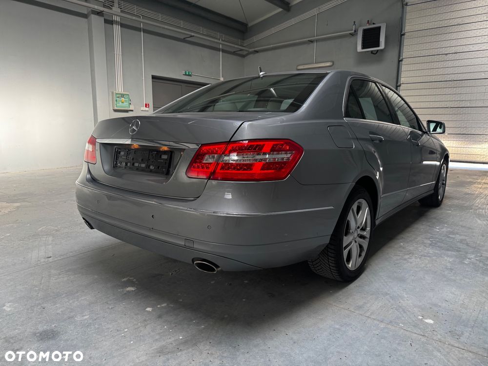 Mercedes-Benz Klasa E 350 CDI DPF 4Matic BlueEFFICIENCY 7G-TRONIC Avantgarde - 7