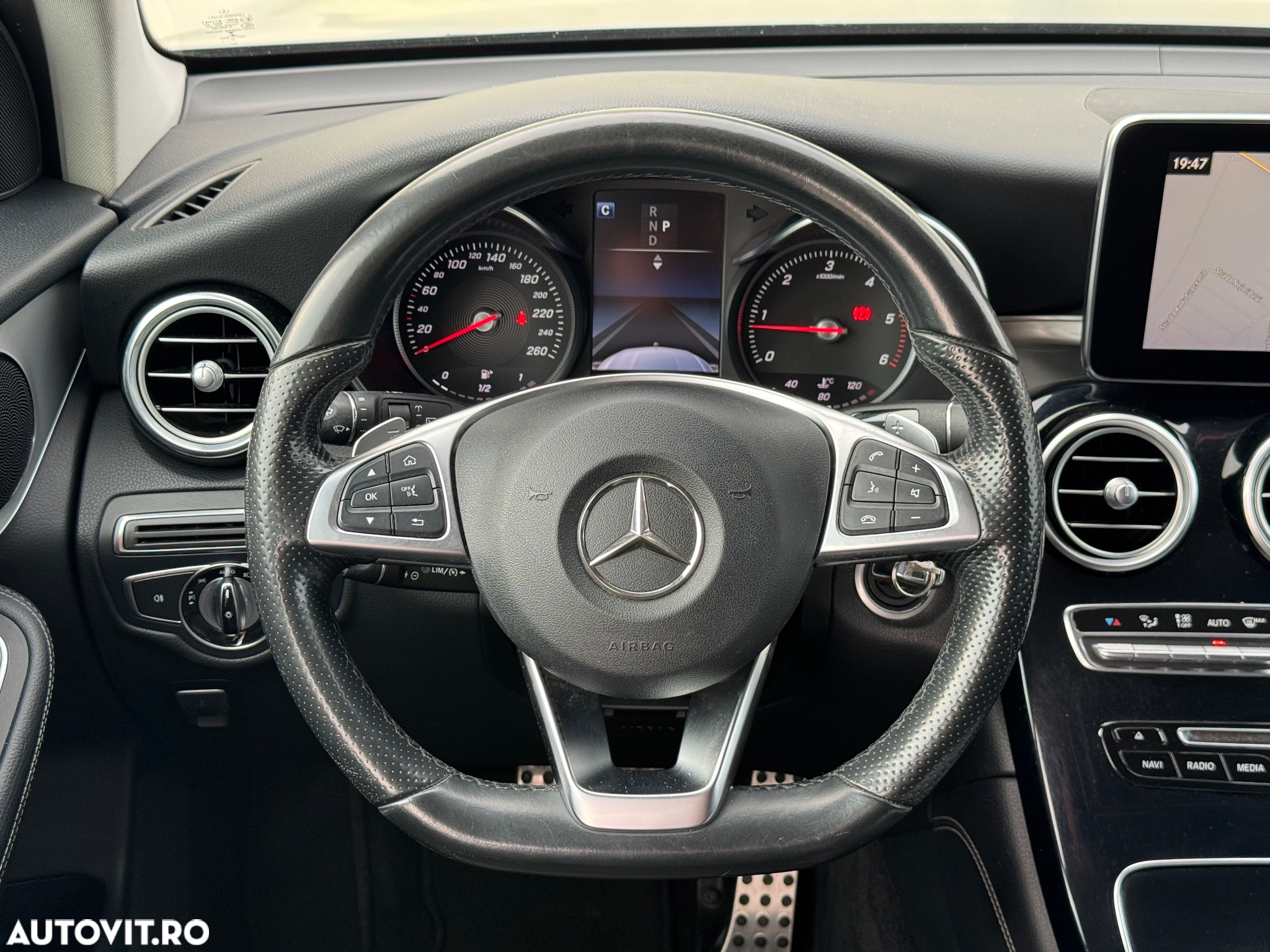 Mercedes-Benz GLC 250 d 4Matic 9G-TRONIC AMG Line - 8