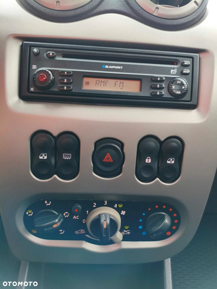 Dacia Sandero Stepway 1.6 - 9