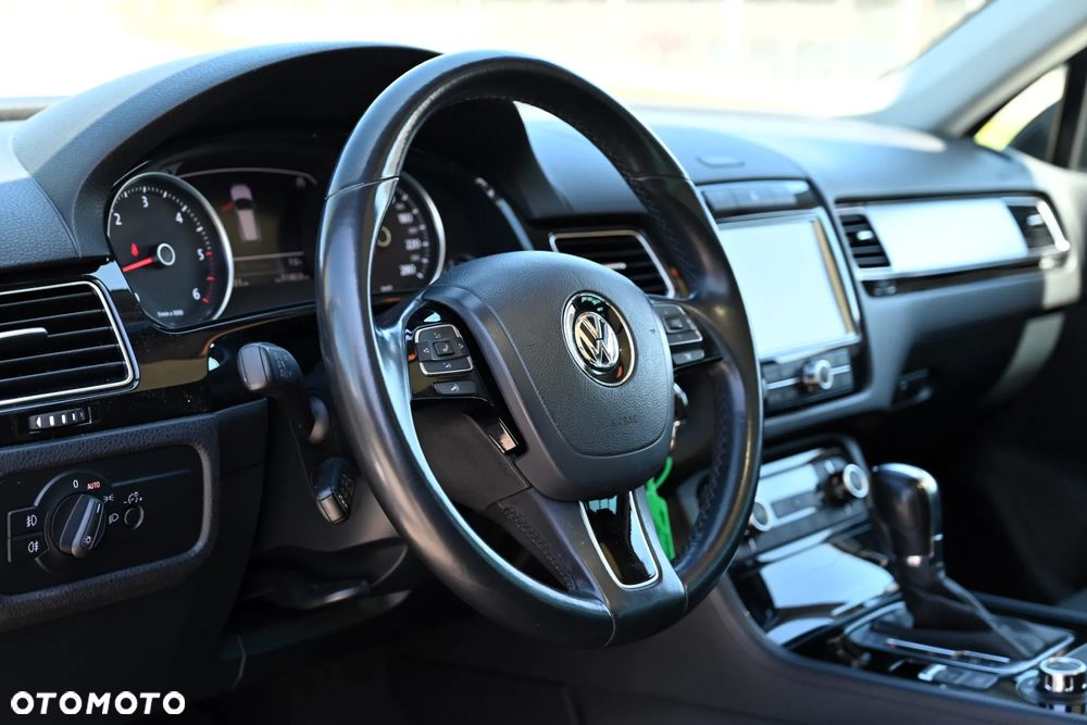 Volkswagen Touareg - 25