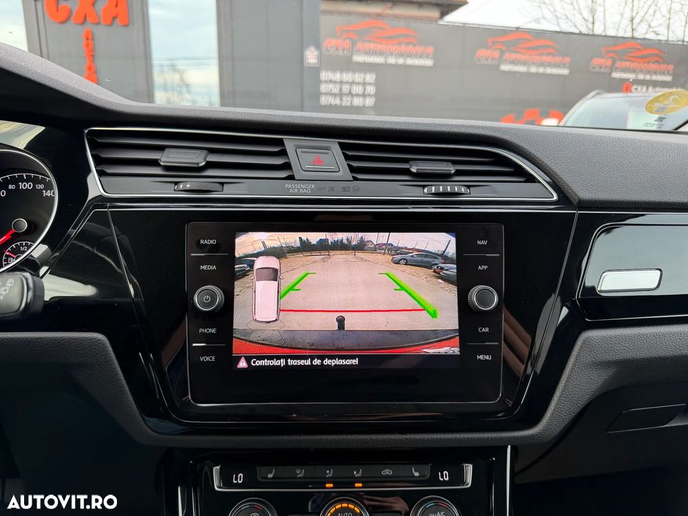 Volkswagen Touran 2.0 TDI SCR Highline - 16