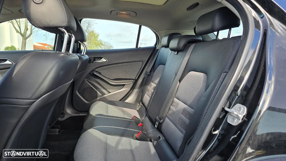 Mercedes-Benz GLA 220 CDI 4Matic 7G-DCT Urban - 15