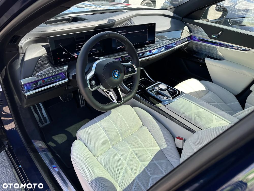 BMW Seria 7 M760e PHEV xDrive sport - 9