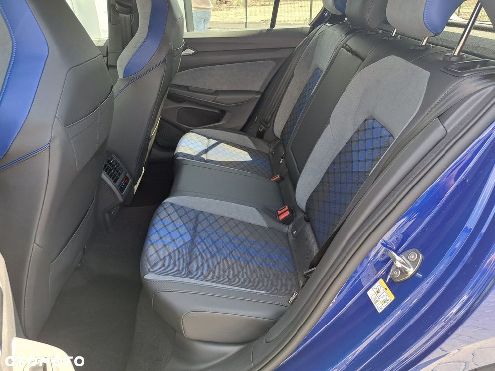 Volkswagen Golf - 11