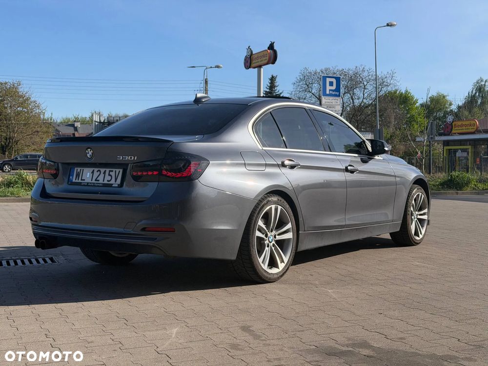 BMW Seria 3 2018 photo 4