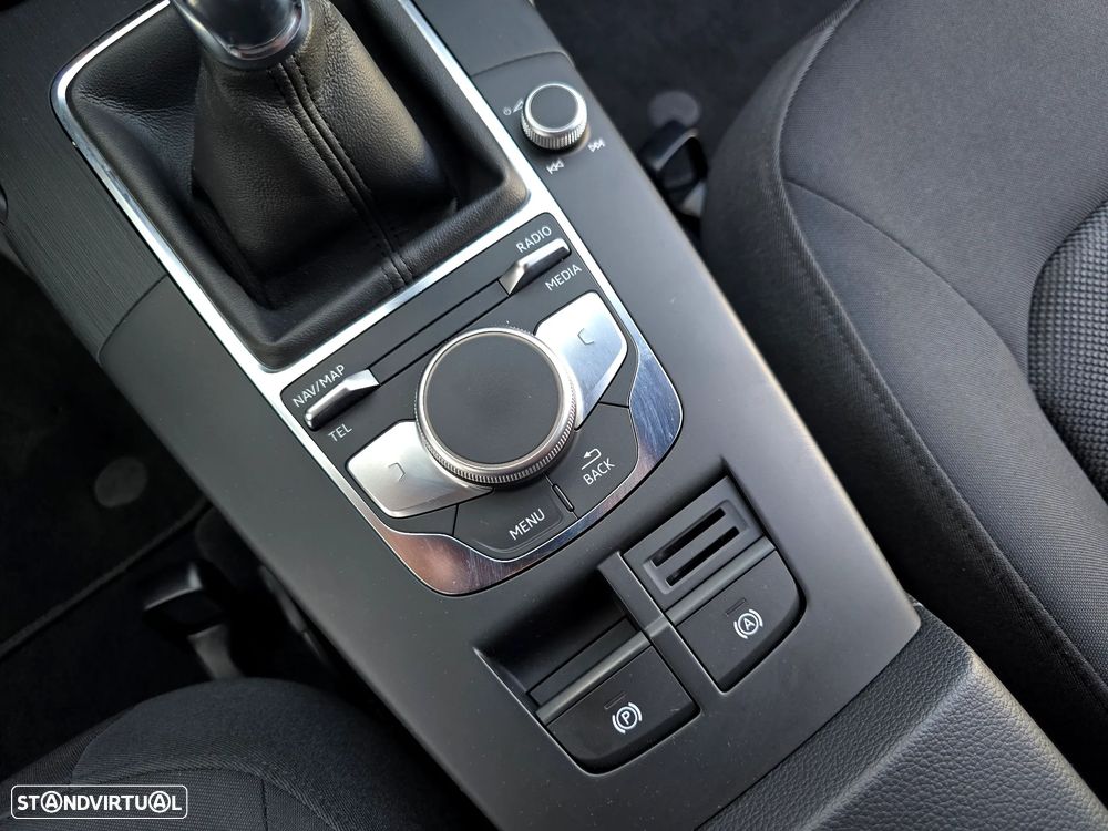 Audi A3 Sportback 30 TFSI S-line - 23