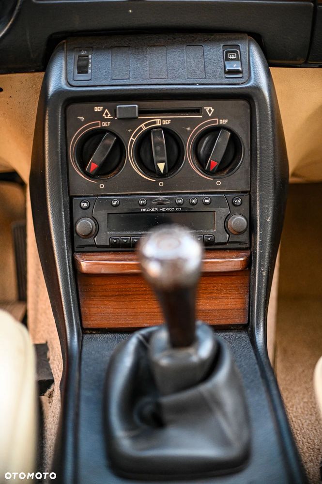 Mercedes-Benz W123 - 15