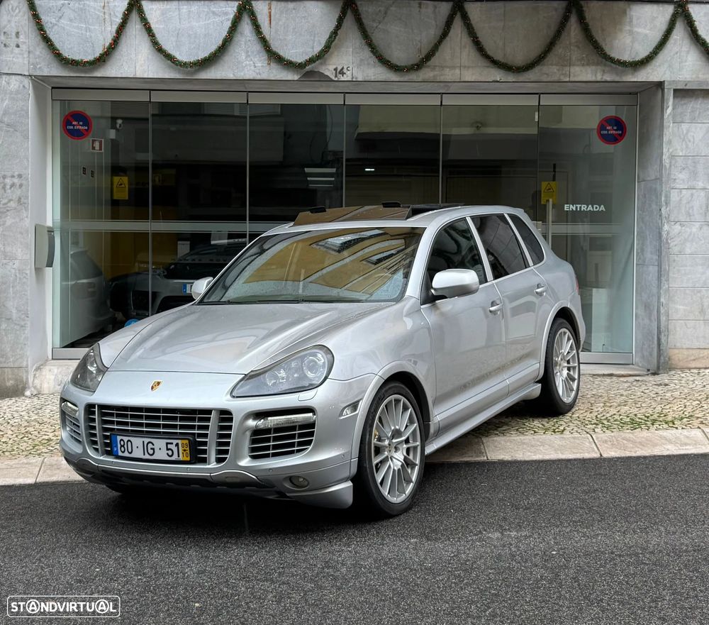 Porsche Cayenne Turbo S - 1