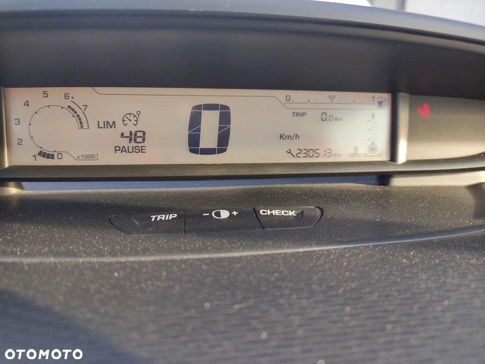Citroën C4 1.4 16V Equilibre - 13