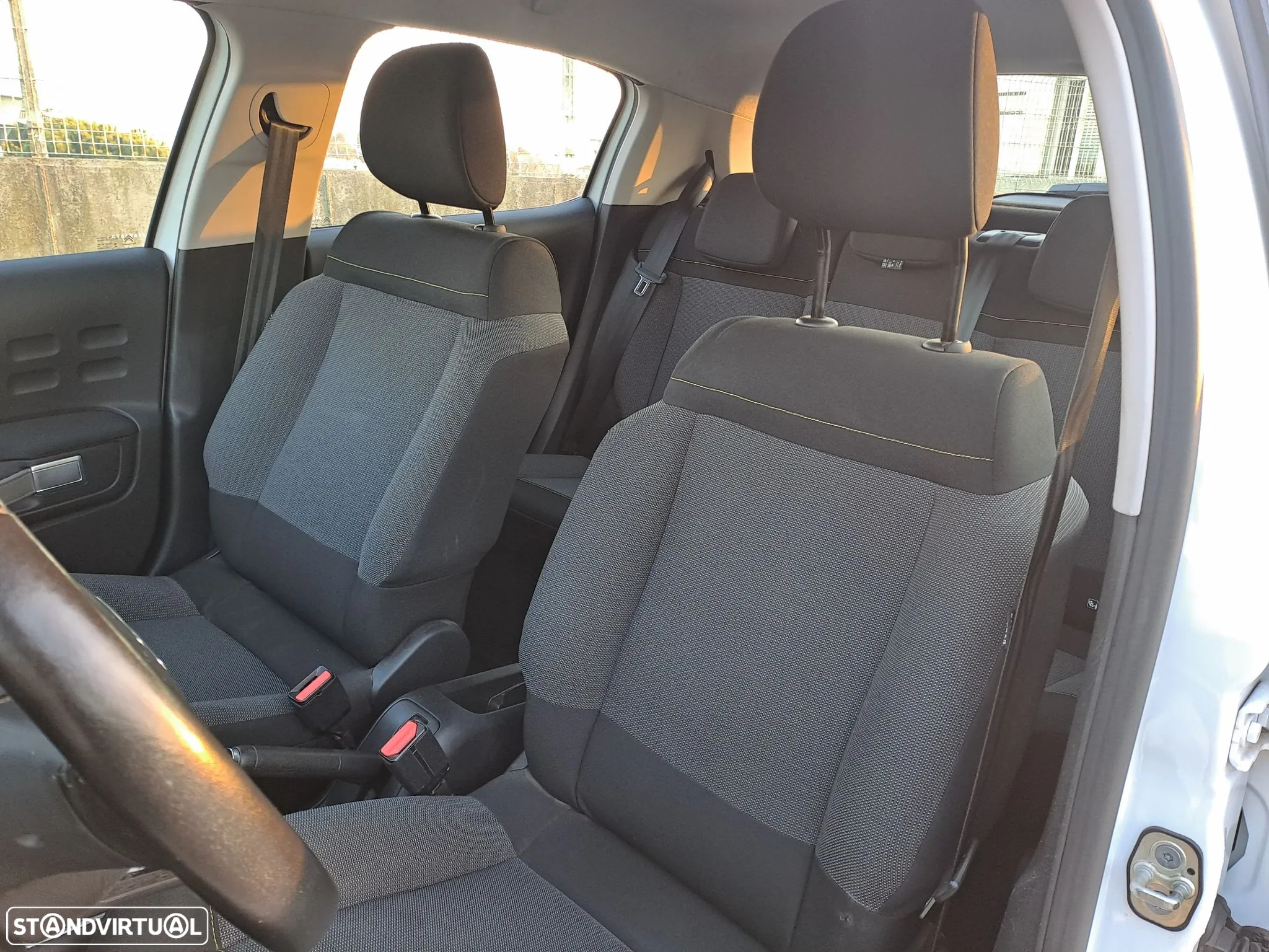 Citroën C3 1.2 PureTech Shine - 9