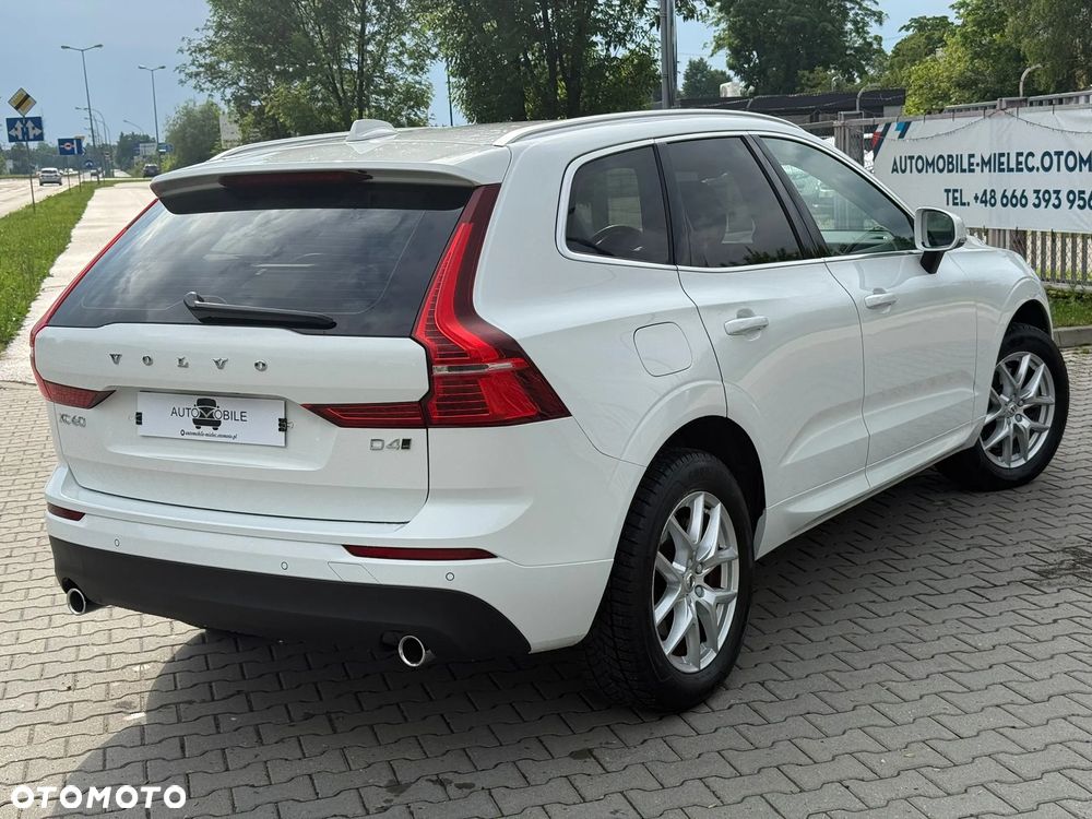 Volvo XC 60 D4 AWD Momentum - 4