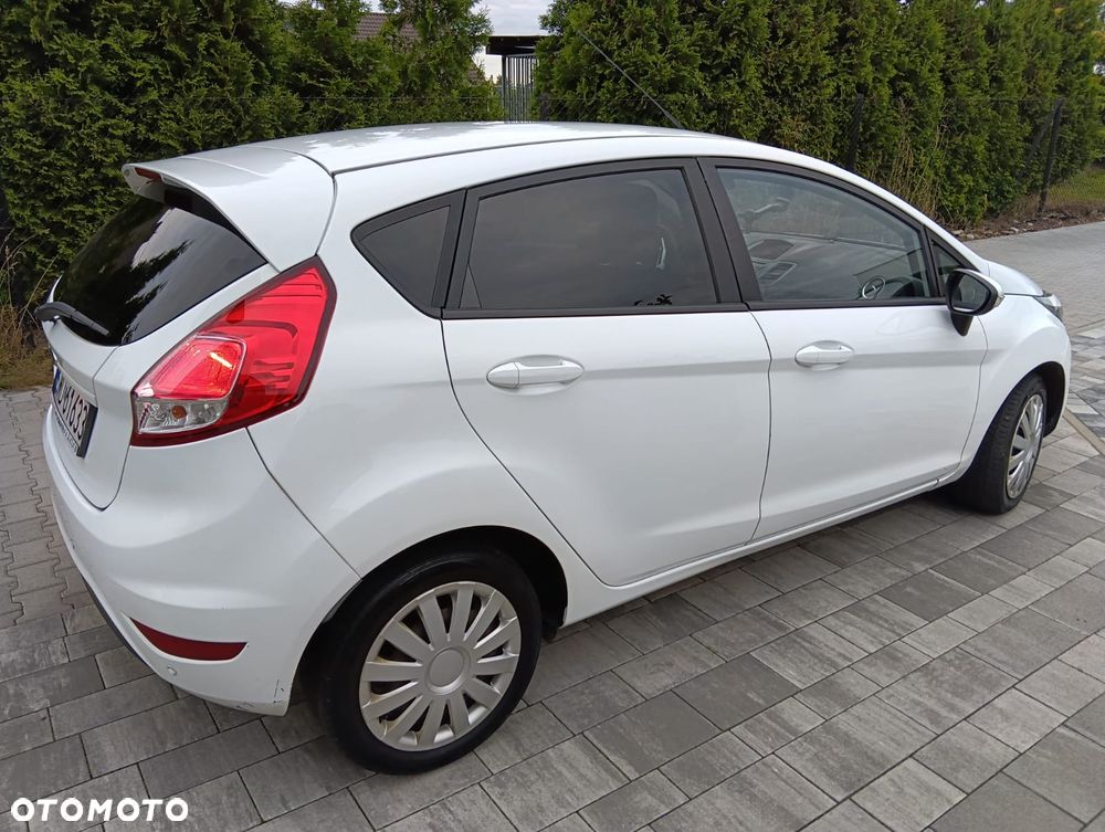 Ford Fiesta 1.5 TDCi Ambiente - 9