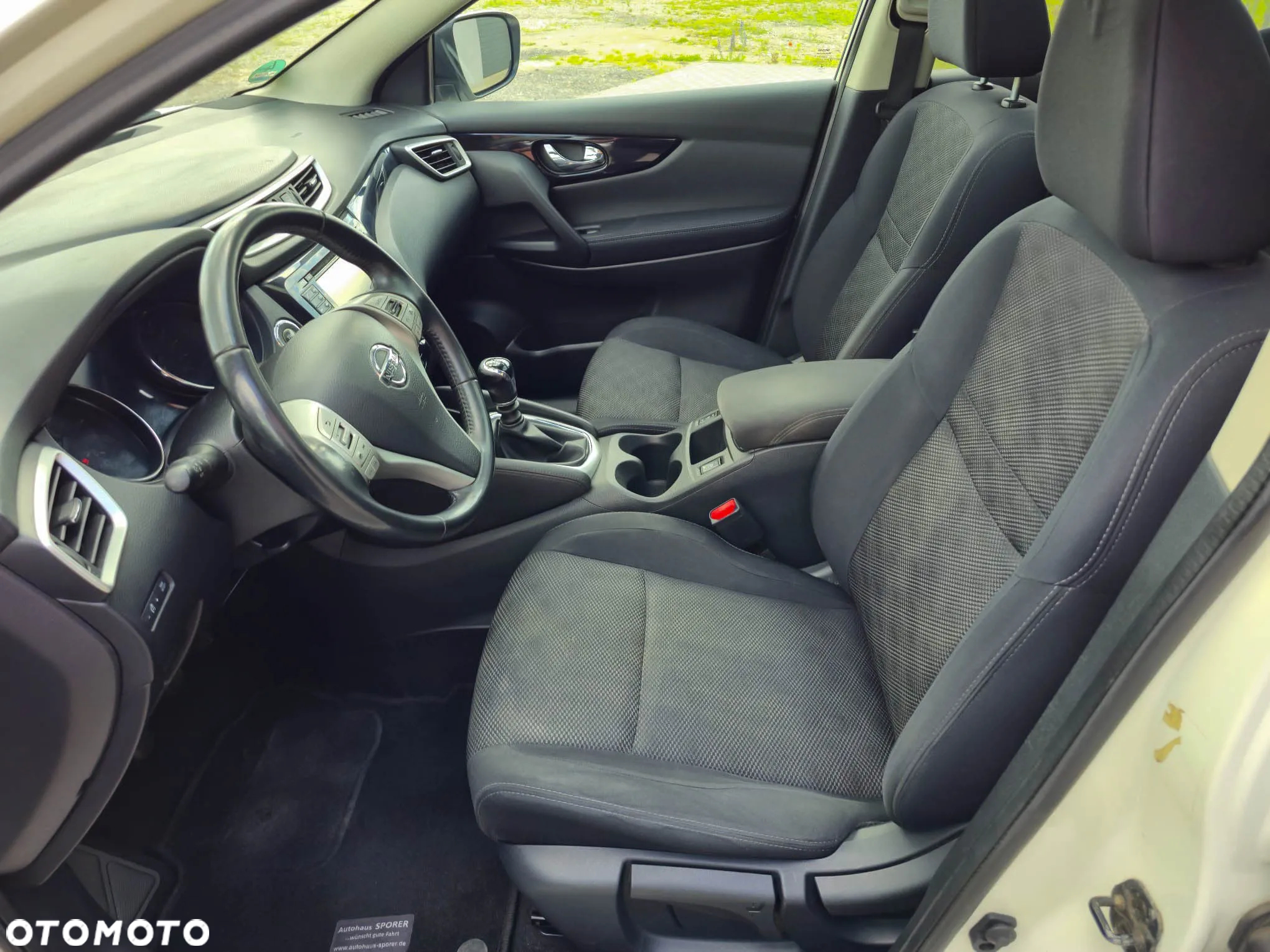 Nissan Qashqai - 25